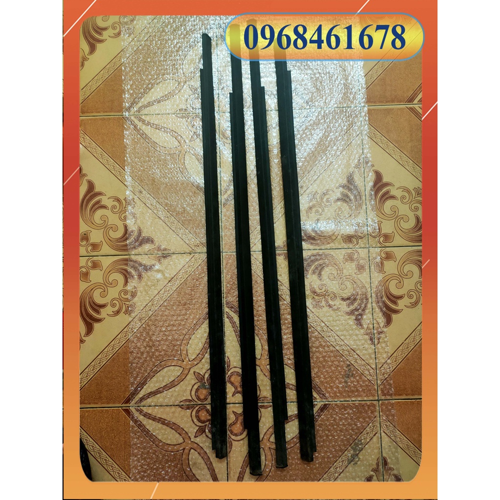 NẸP CHÂN KÍNH NGOÀI LACETTI ĐỜI 2004-2009
