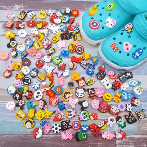 Combo 50 Jibbitz/Sticker/Nút gắn dép sục, dép cá sấu, Crocs (Mẫu ngẫu nhiên - Trộn lẫn)