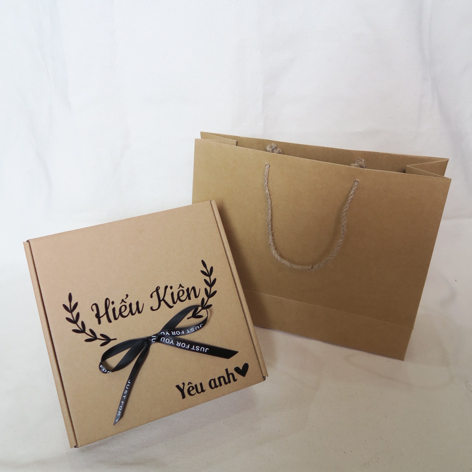 Túi giấy kraft đựng hộp quà
