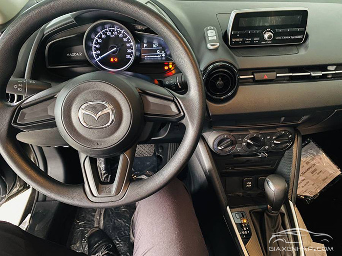 Giới thiệu Mazda2 mới và xe Mazda nội thất sáng màu - Báo Công an Nhân dân  điện tử