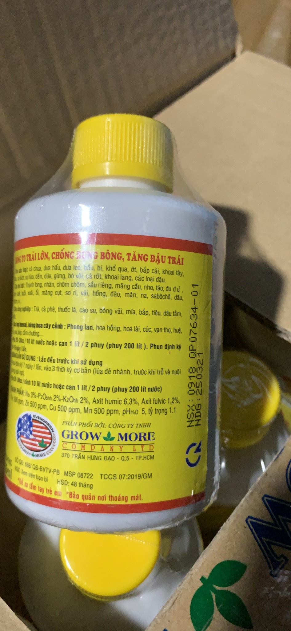 Phân bón rễ Humic acid lọ 235ml