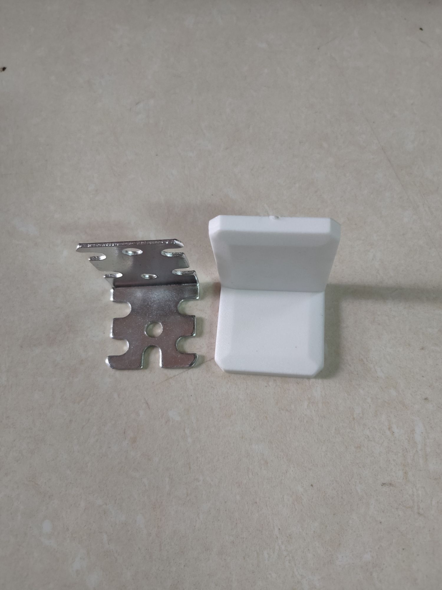 combo 10 ke góc lắp nhựa trắng(loại to)