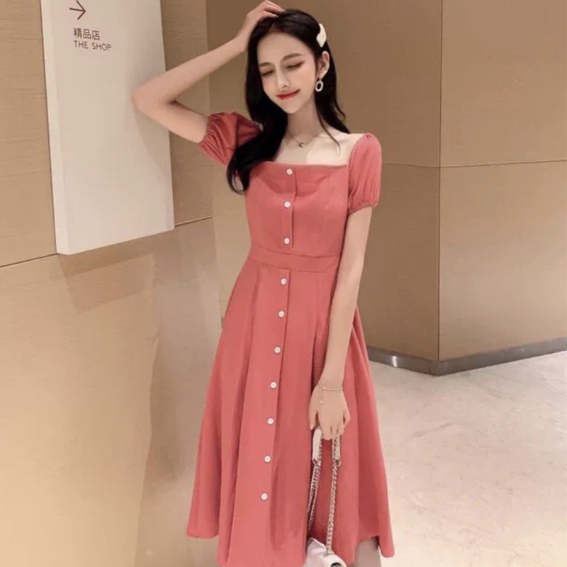 Đầm hồng ruốc cổ vuông