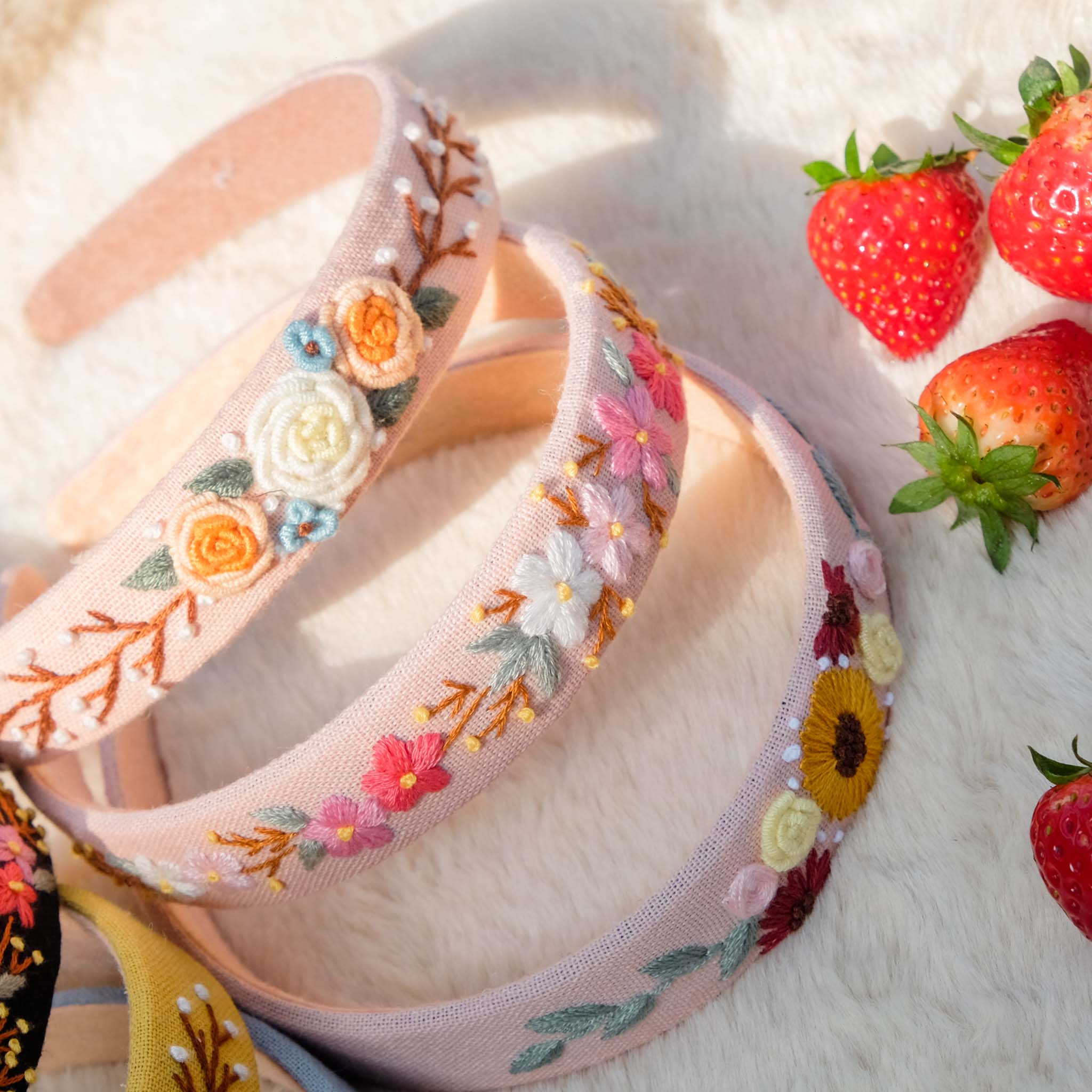 Handmade embroidery linen bandeau (2.5cm)