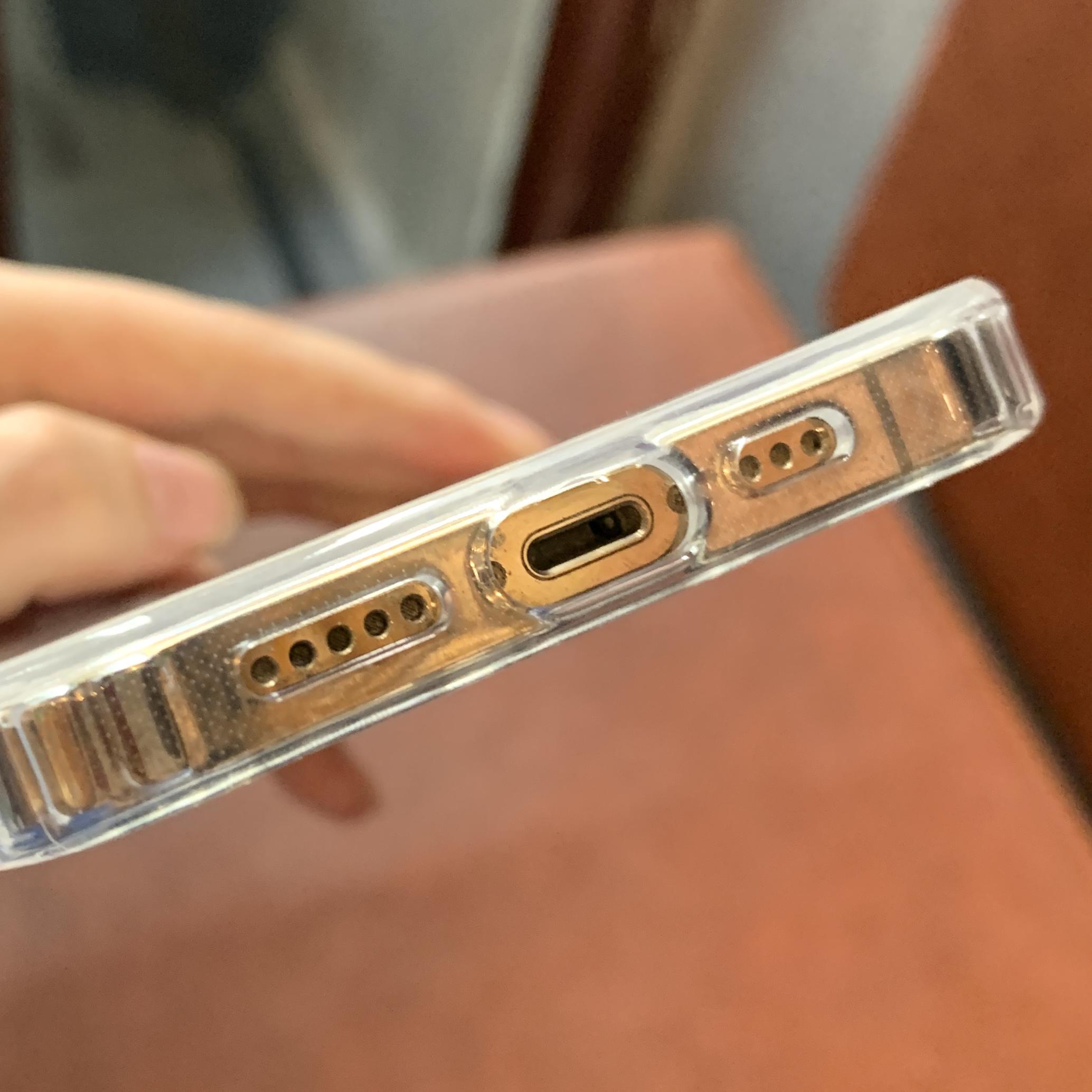 Ốp lưng iPhone hít nam châm từ tính, siêu trong suốt, mặt lưng nhựa cứng, viền silicon chống sốc - Pikapi phụ kiện
