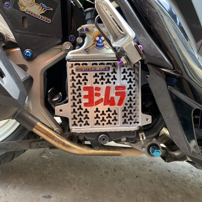 Che két nước nhôm CNC YOSHIMURA gắn xe VARIO đời 2018 đến nay mẫu mã độc đáo thể hiện đẳng cấp ( màu bạc)