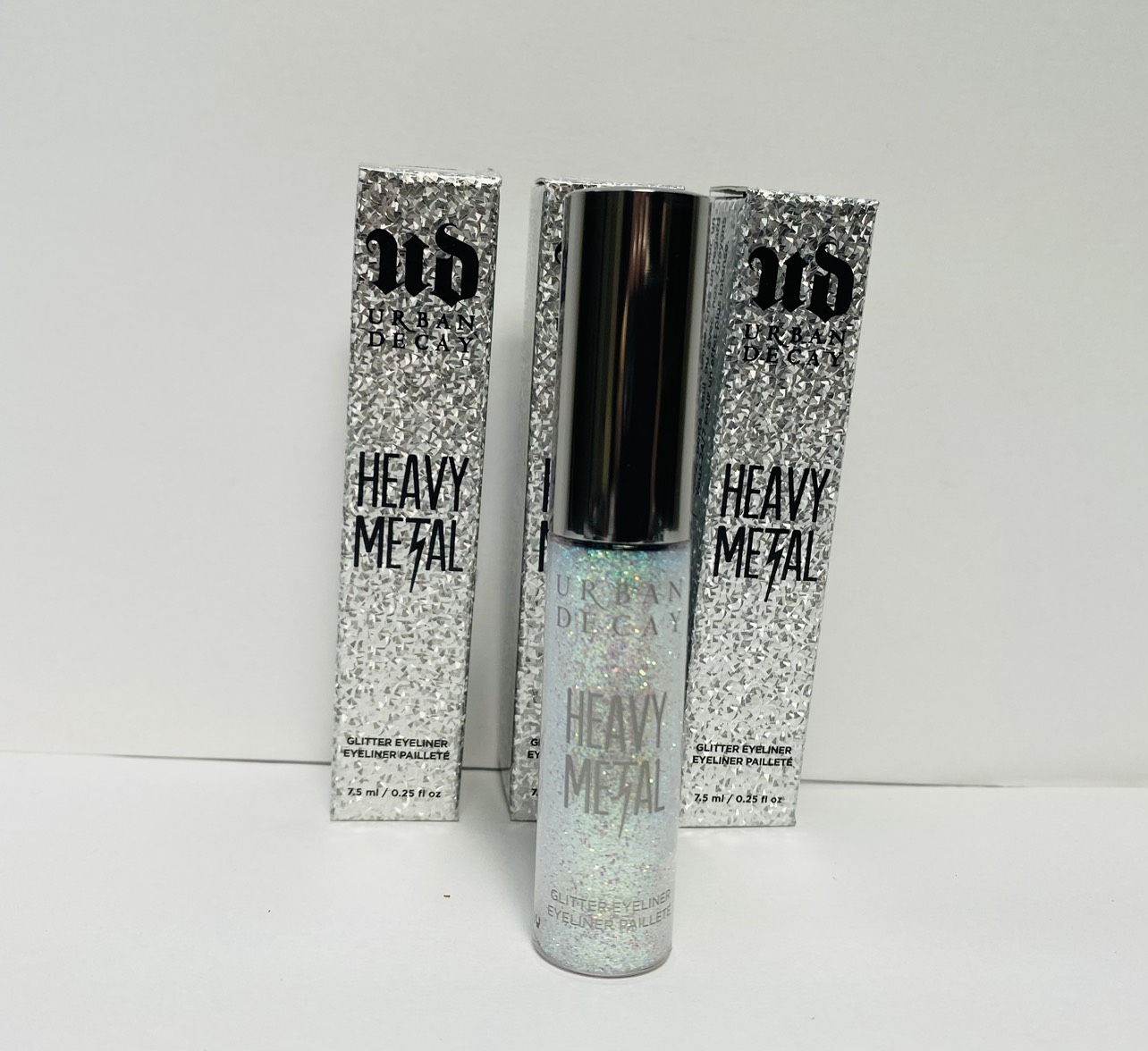 Kẻ viền mắt nhũ Urban Decay Heavy Metal Glitter Eyeliner - Hàng Mỹ