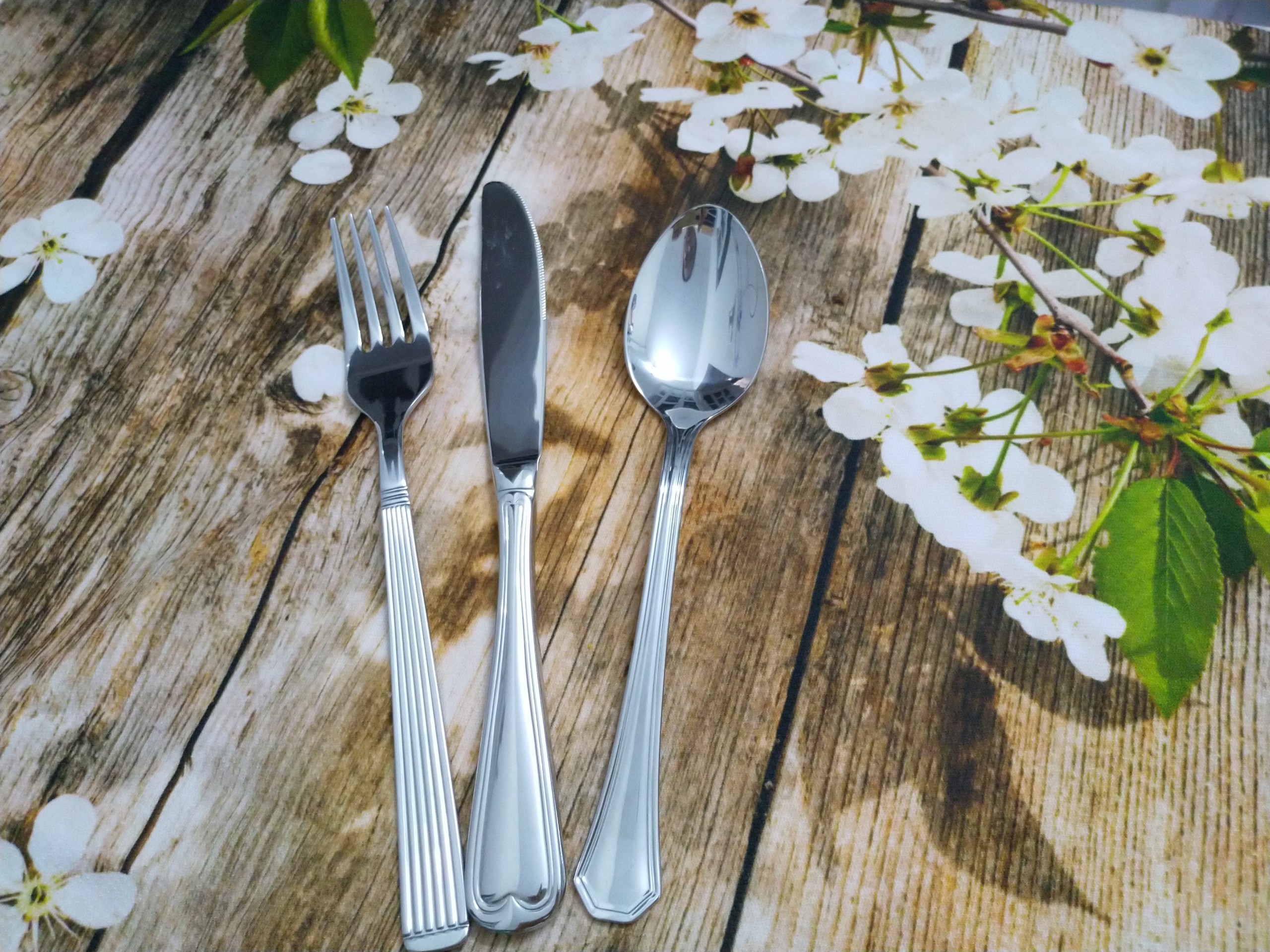 Bộ dao + nĩa Inox xuất dư-Lock&lock