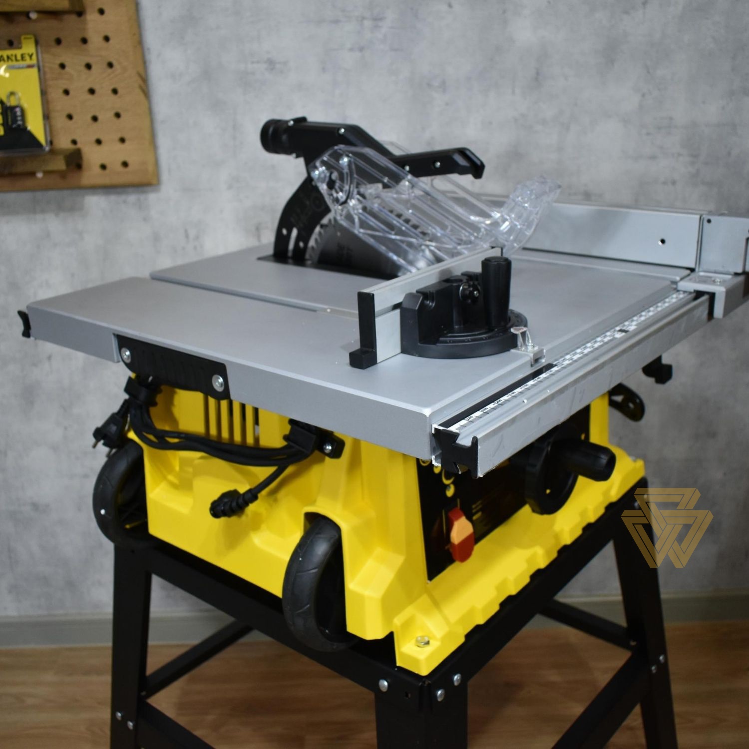 [HCM][Trả góp 0%] Máy Cưa Bàn 1800W Stanley SST1801