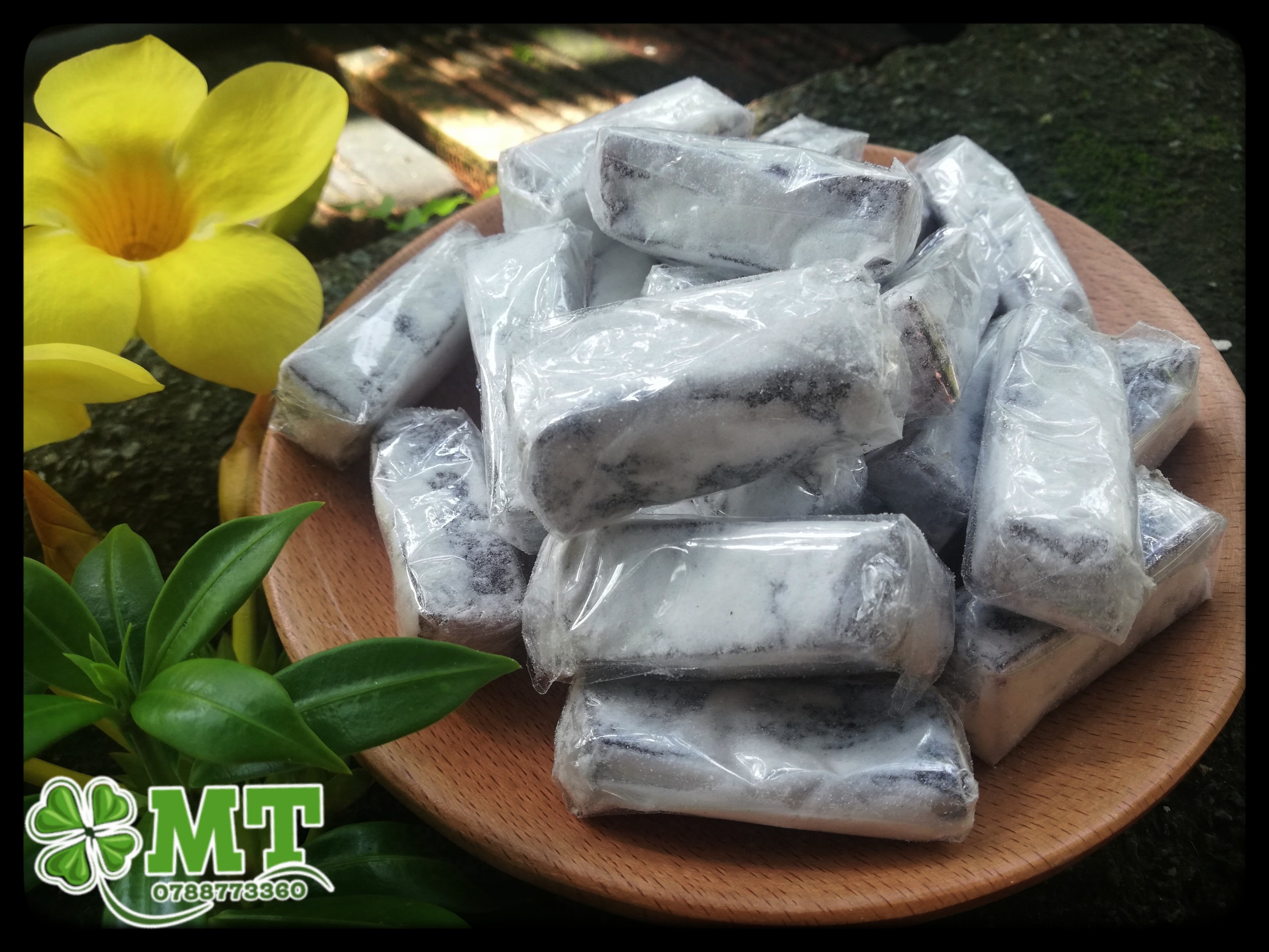 Kẹo gừng dẻo tuổi thơ ( kẹo da trâu Bến Tre ) 1kg