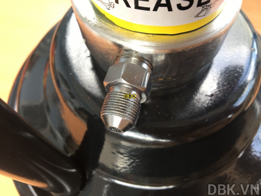 Máy bơm mỡ bằng khí nén 12L DBK LD-608