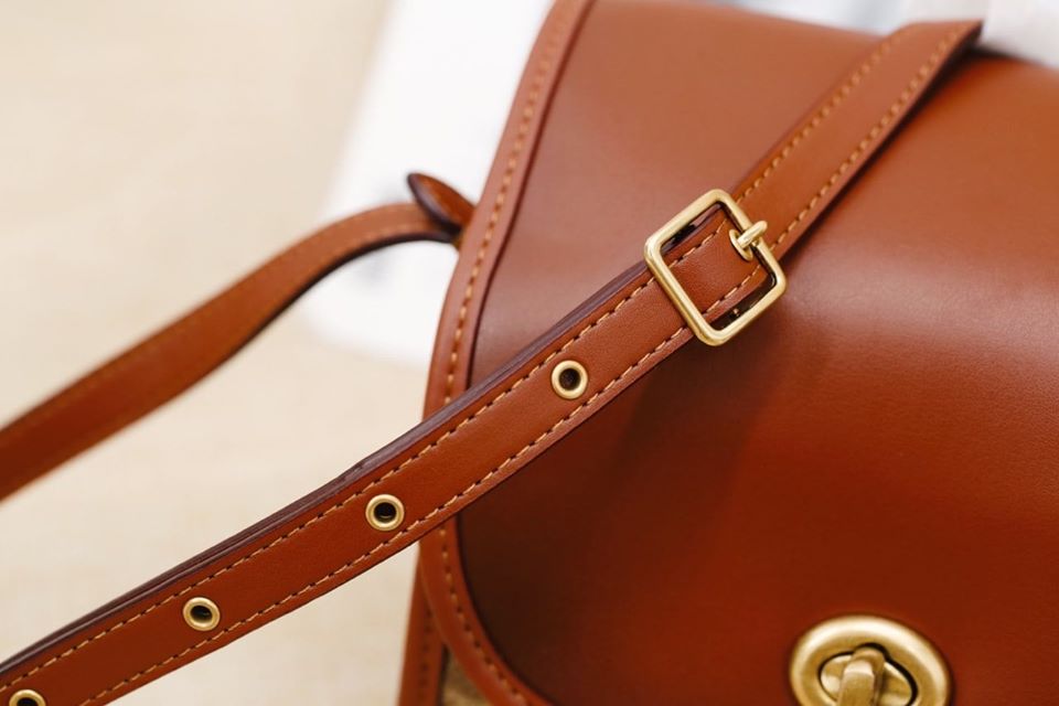 [HCM]Túi COACH TURNLOCK Mẫu mới 2020 của Coach.