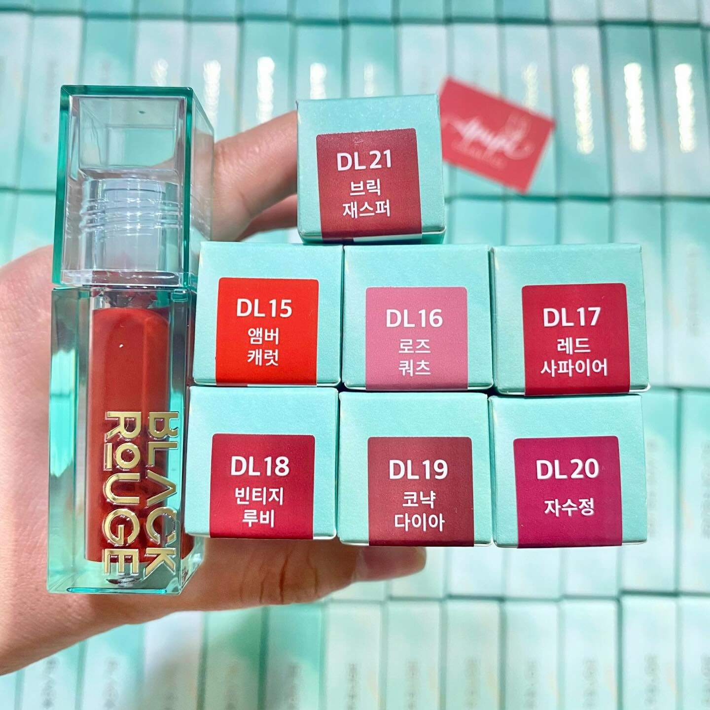 Son Kem Black Rouge Double Layer Over Velvet