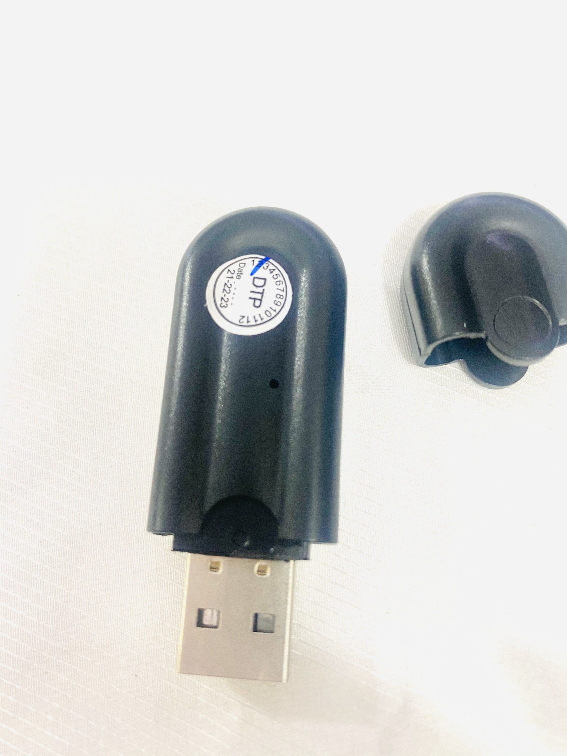 USB bluetooth HJX-001  âm thanh ra cổng USB và 3,5ly