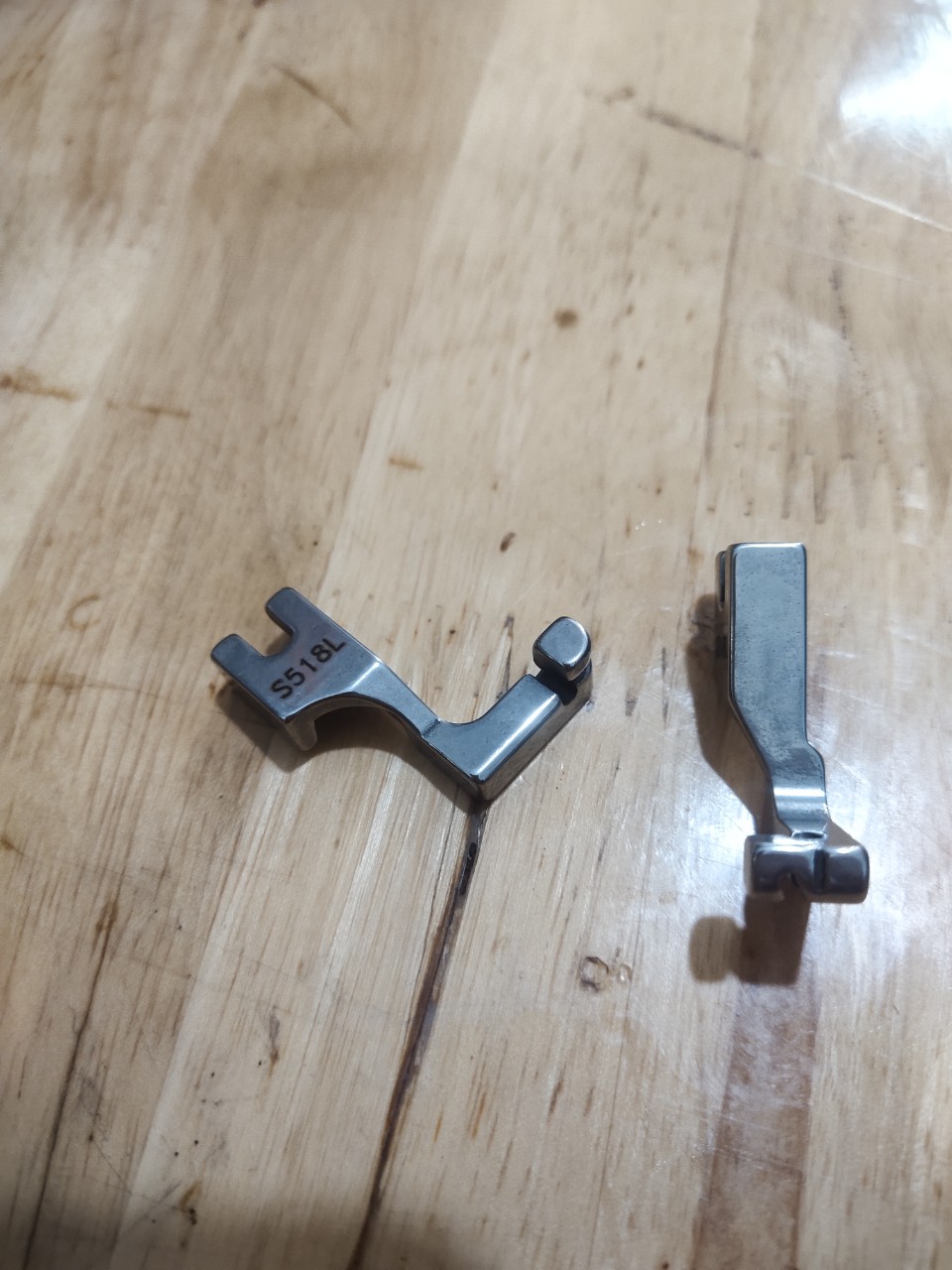 chân vịt tra dây kéo giọt nước S518L