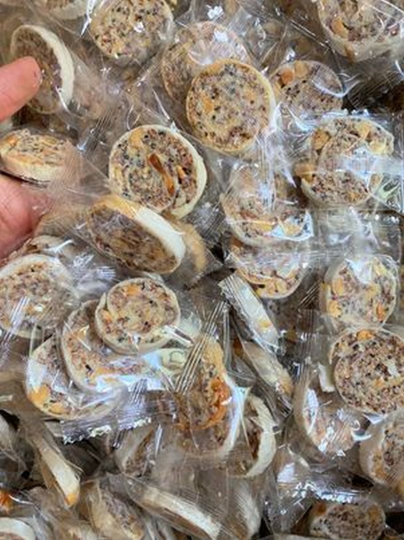 Kẹo gạo lứt cuộn cốt dừa đậu phộng - 500g
