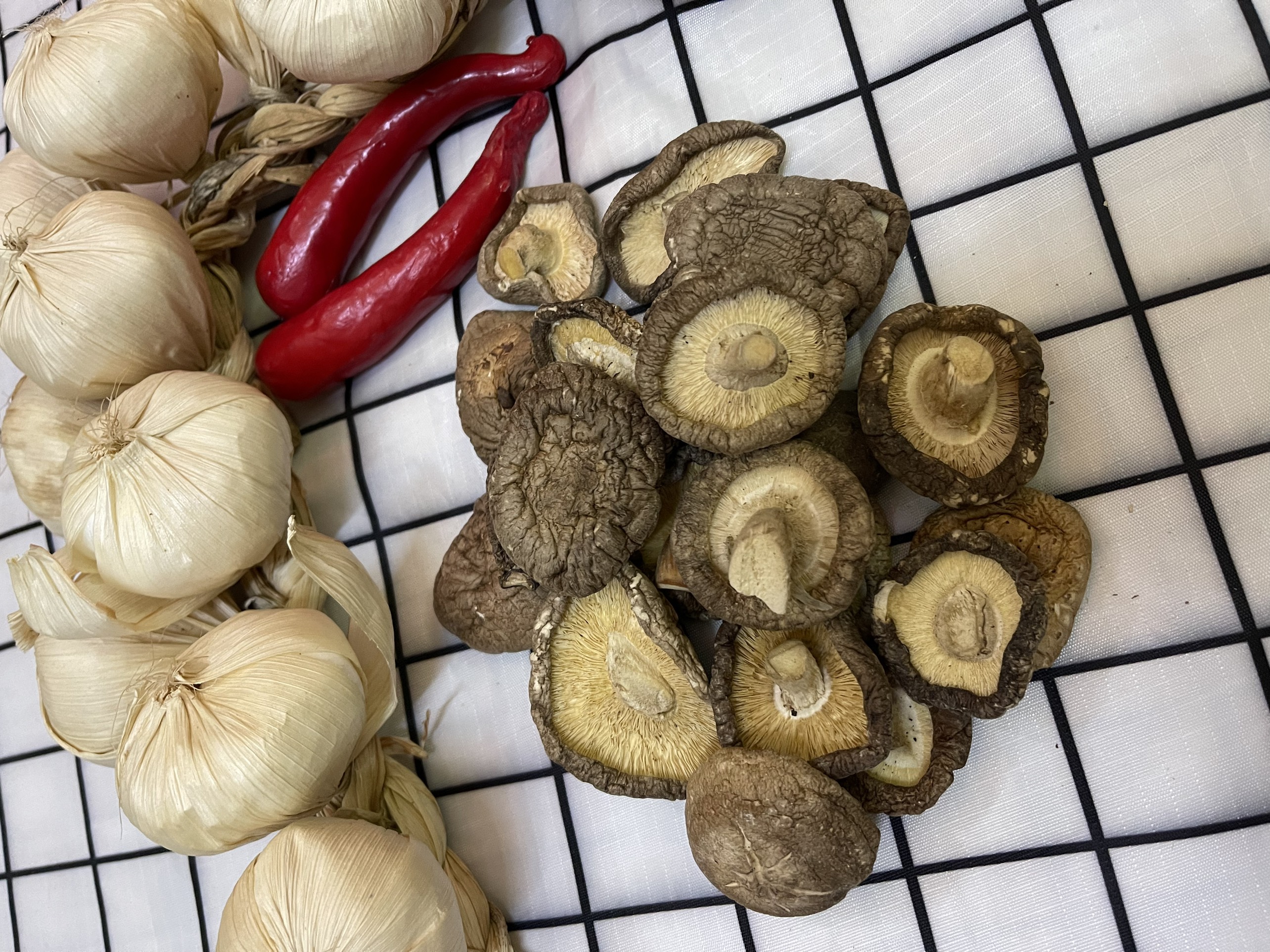 NẤM ĐÔNG CÔ KHÔ LOẠI NGON (100GR -500GR )