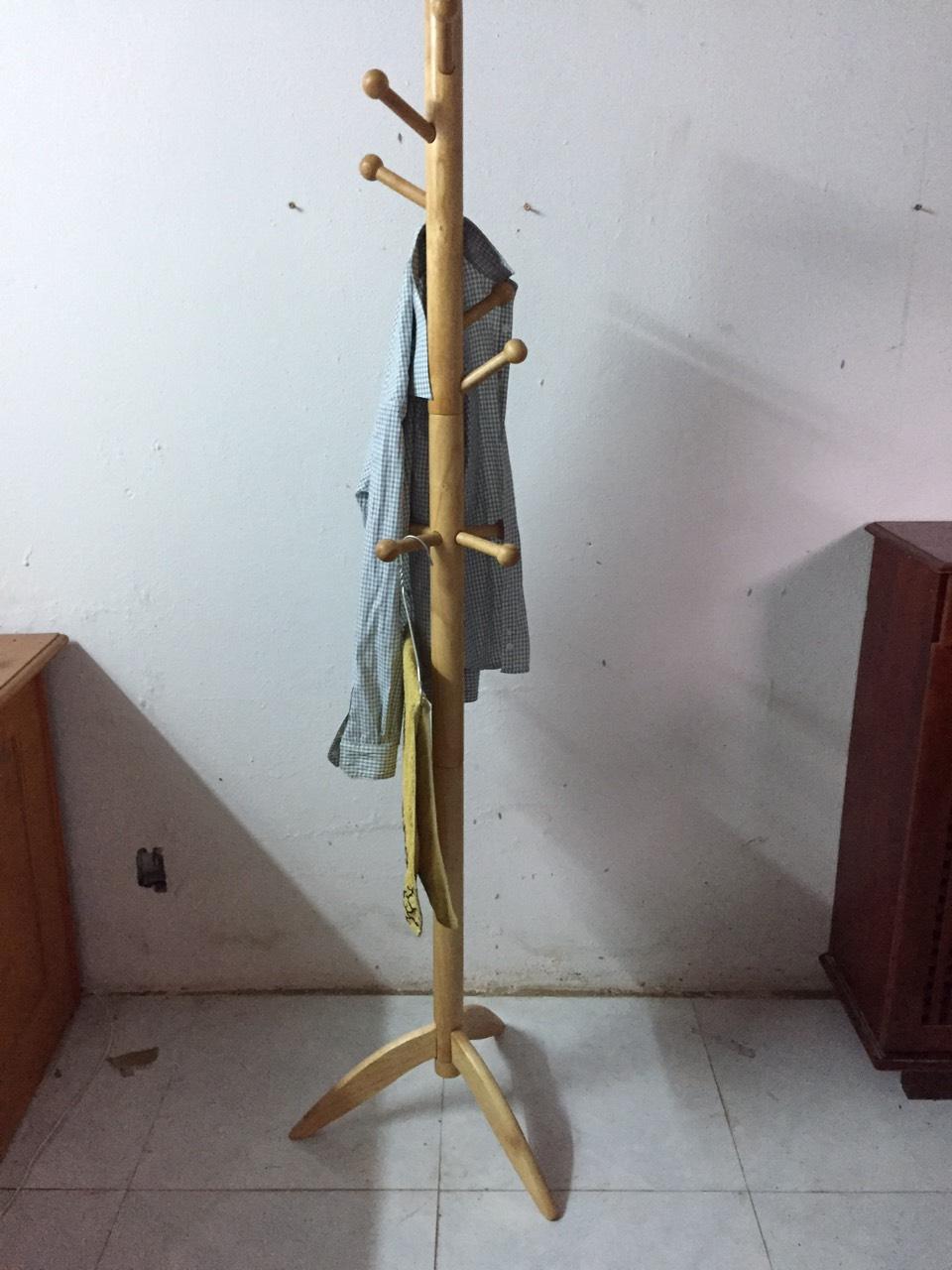 cây móc áo gỗ