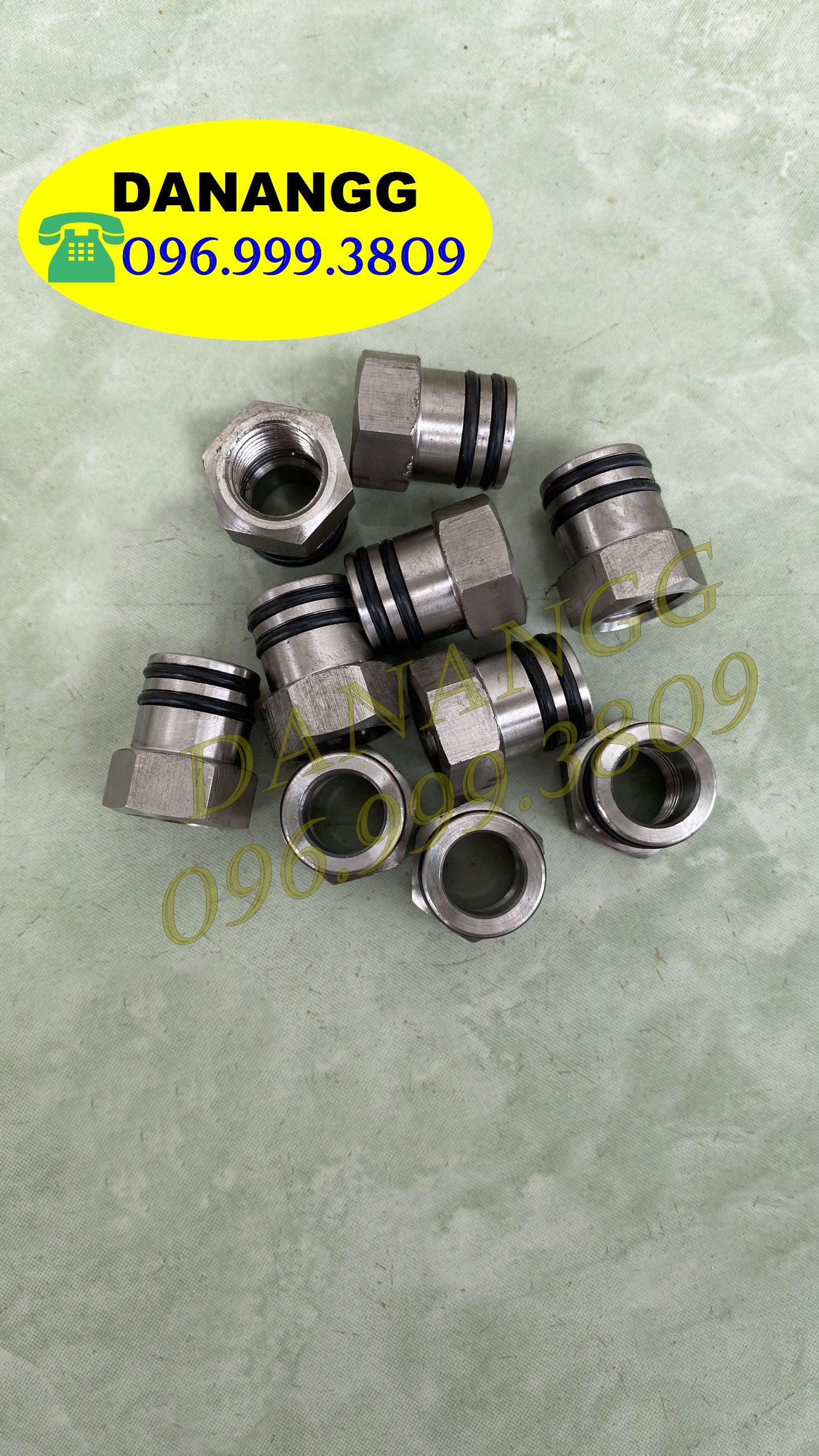 ốc lốc nồi xe máy ốc inox khắc phục lỏng bưởng côn xe ga  (1 cái )