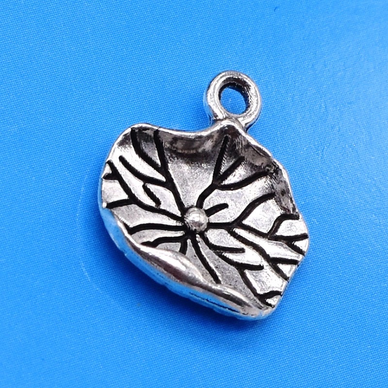 Charm lá sen - KL162