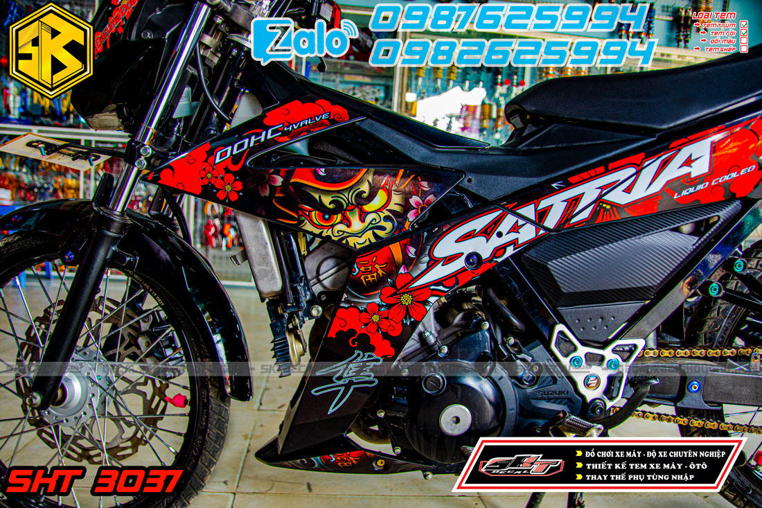 tem trùm xe satria đỏ đen samurai