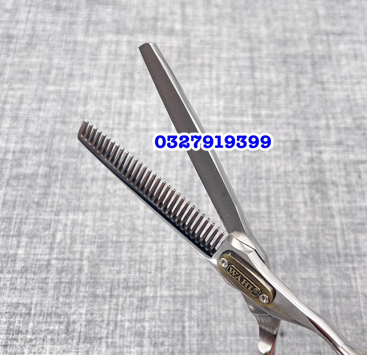 WAHL Kéo cắt tỉa tóc cao cấp 6.0 in thép nhật S440C độ cứng 62HRC lưỡi sắc bén thiết kế tay cầm thuận tiện chất lượng tốt nhất ( W 2 ốc )