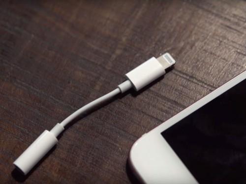 Cáp chuyển iphone ra 3.5