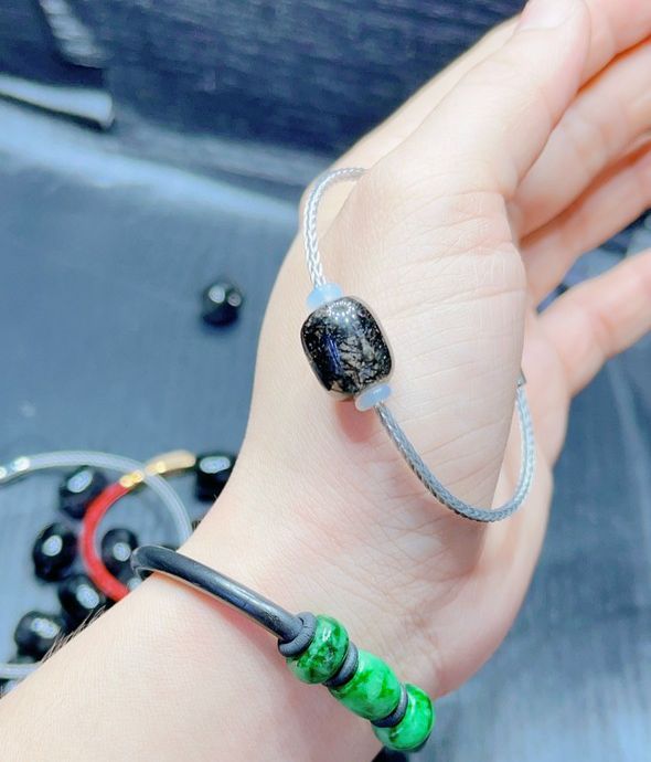 VÒNG TAY LU THỐNG THẠCH ANH TÓC ĐEN