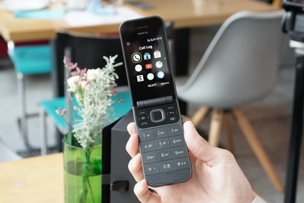điện thoại nắp gập, Nokia 2720 Flip (mẫu mới 2020)