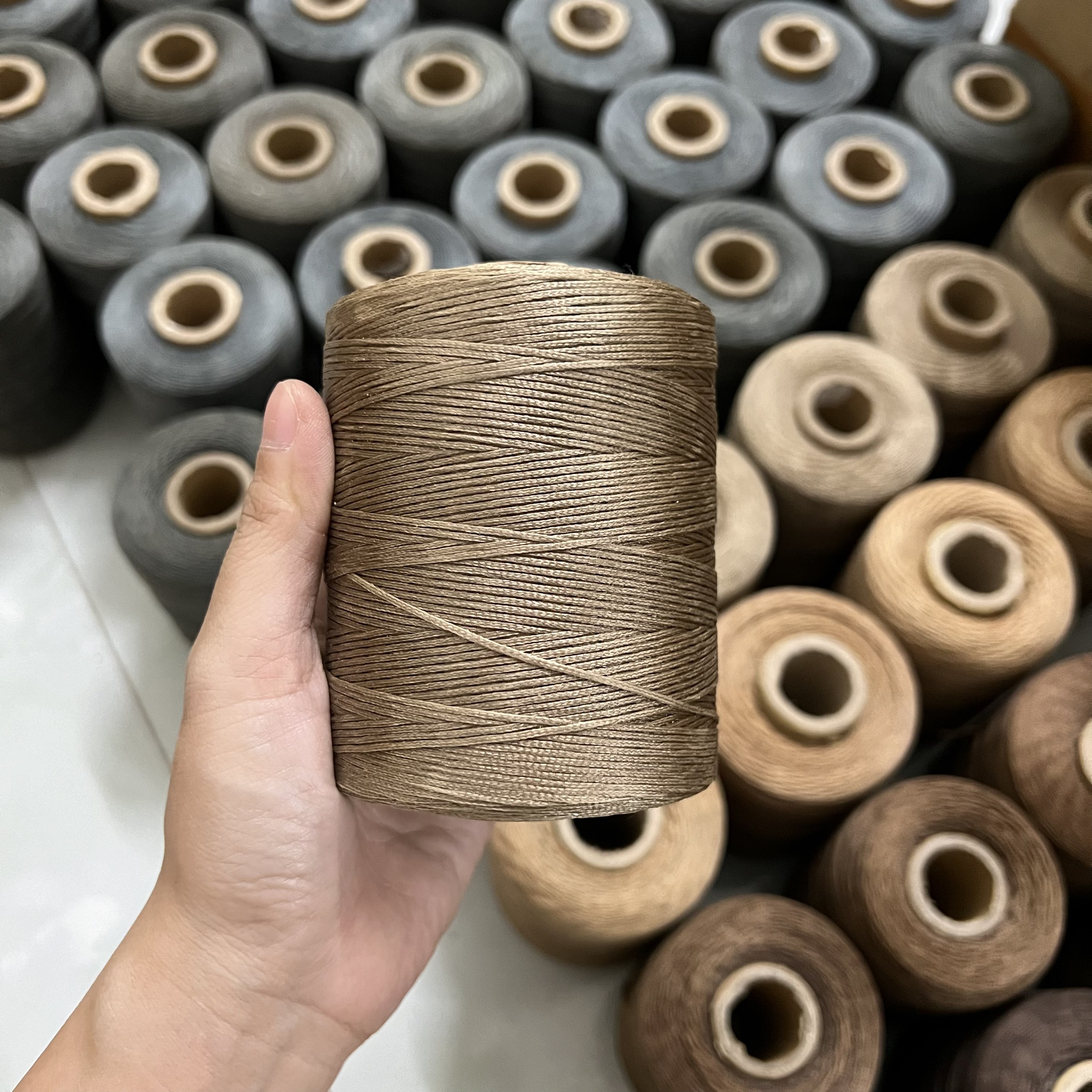 Chỉ sáp nến khâu giày dép, sợi dẹt
