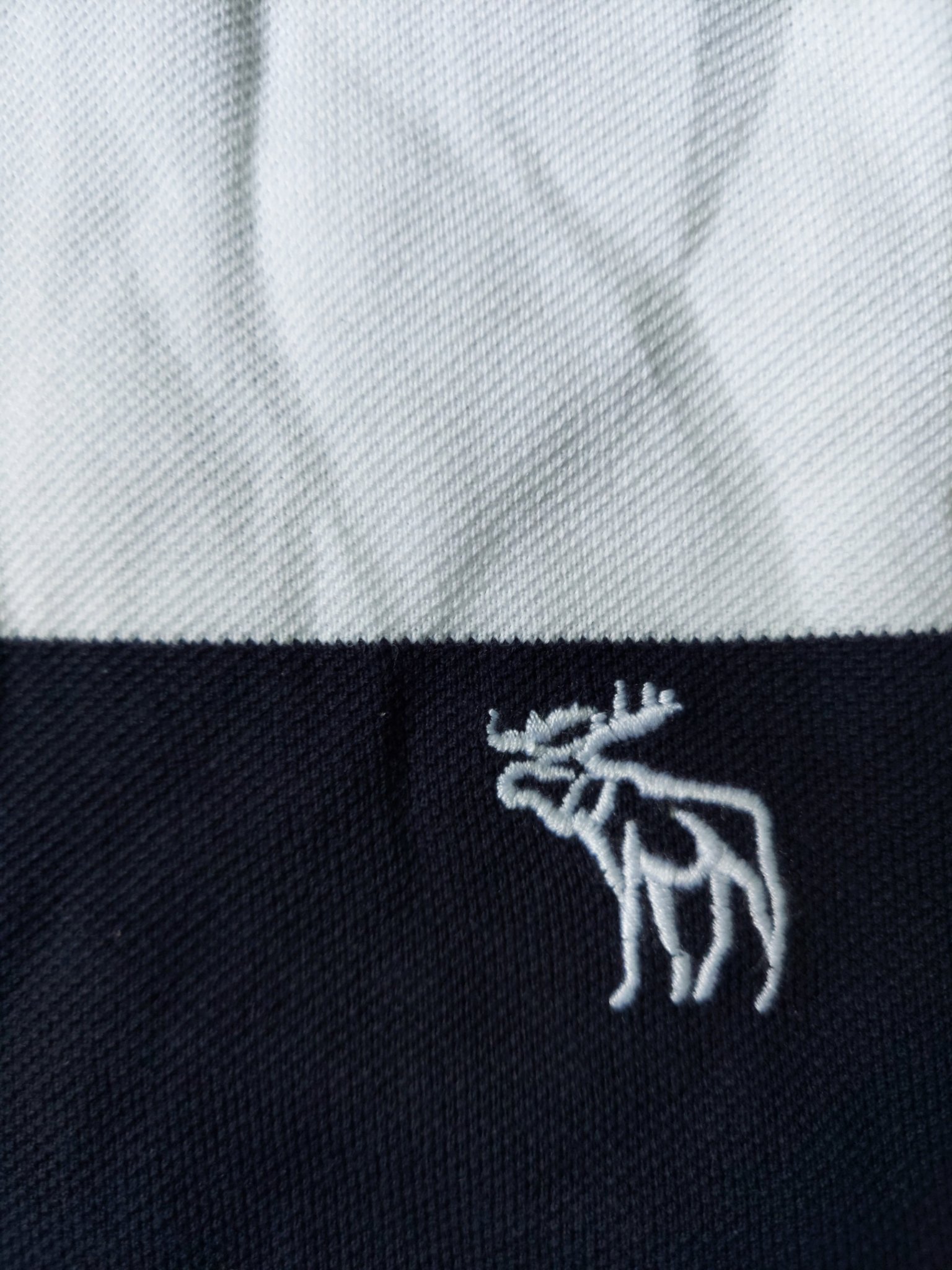 Áo thun polo sọc Abercrombie