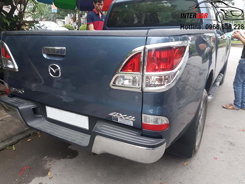 Ốp đèn hậu xe Mazda BT50
