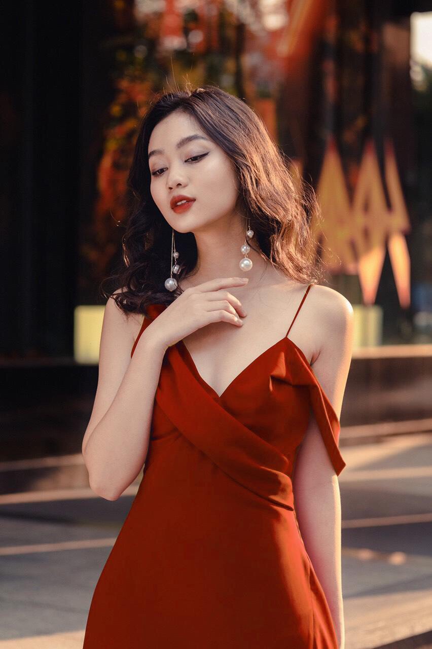 ĐẦM MAXI 2 DÂY XẺ TÀ SIÊU SANG - TÔN DÁNG CHO CHỊ EM