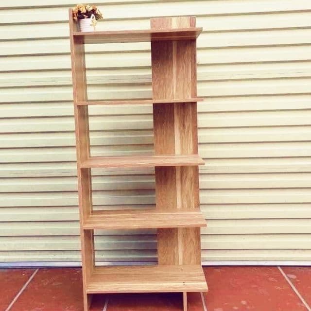 Kệ gỗ trang trí, kệ góc tường gỗ 5 tầng [giao màu vàng gỗ]