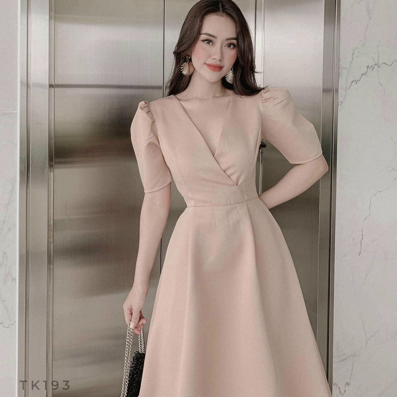 Đầm cổ V form dài 4 màu