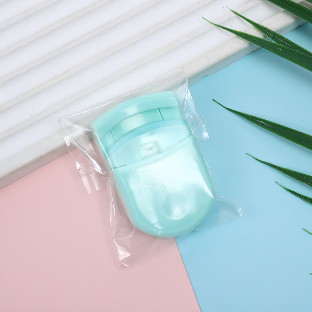 Convenient Handheld Compact Eyelash Extension Tool