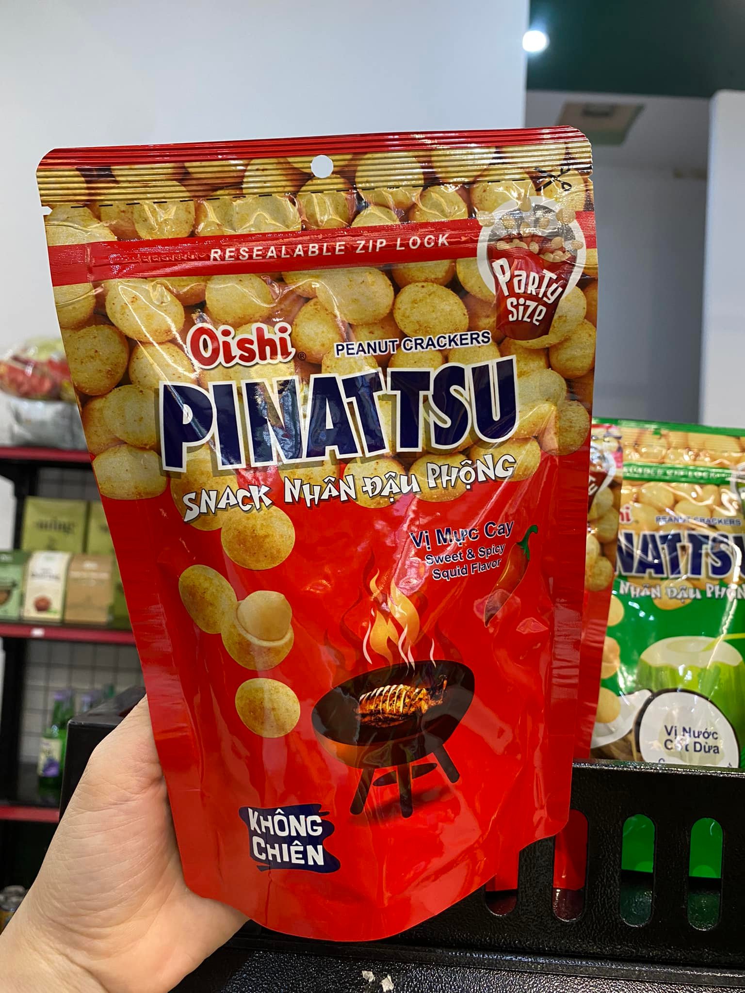 Đậu Phộng Da Cá Cốt Dừa Pinattsu Oishi gói 95g