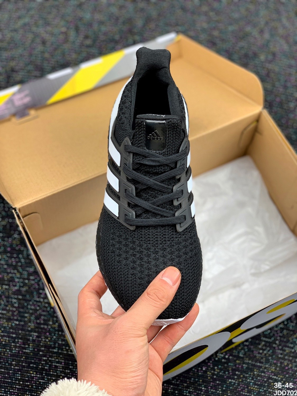 [HCM]GIÀY THỂ THAO ULTRABOOST 4.0 (ĐEN SỌC TRẮNG)