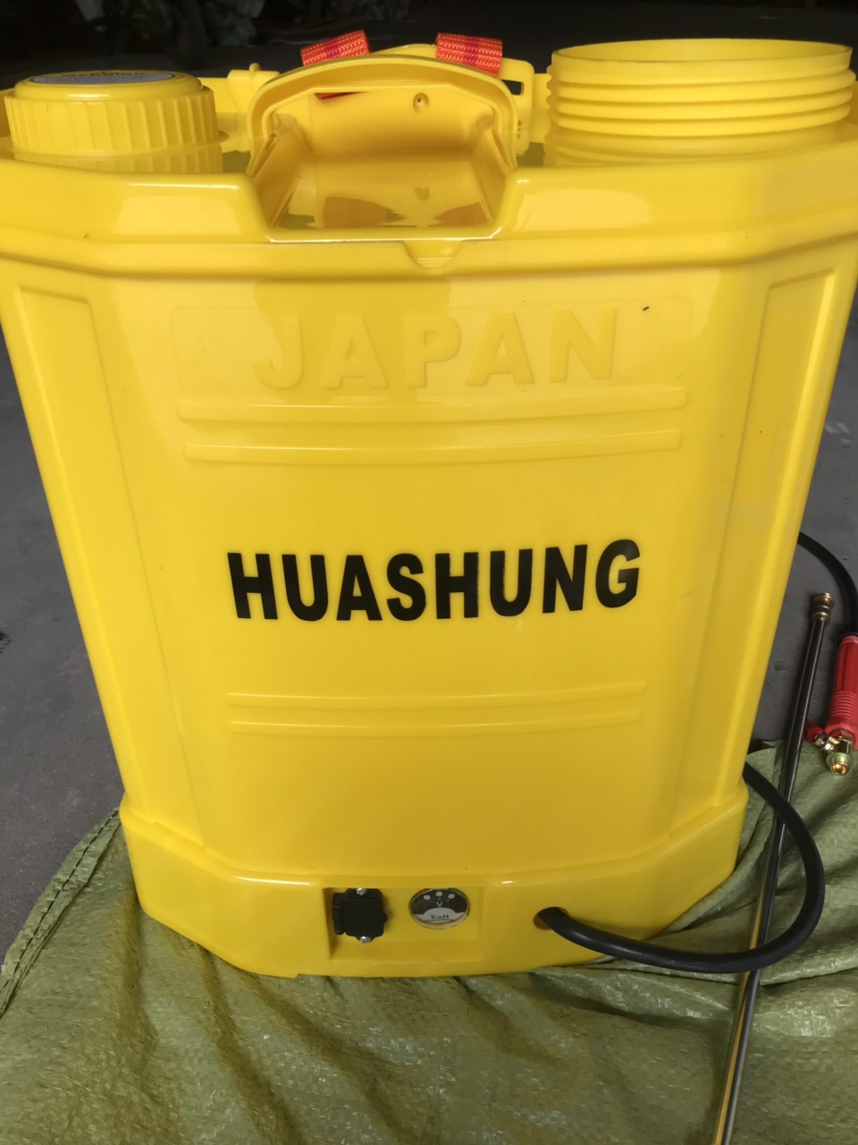Bình Xịt Điện Huashung 20 lít Accu 12v 8ah