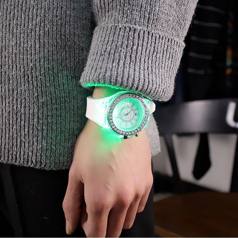 Đồng hồ LED nam nữ phát sáng cực hot