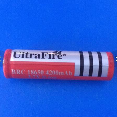 Led quý hiếu pin sạc ultrafire brc 18650 4200mah 3,7v li-iion giá tốt nhất