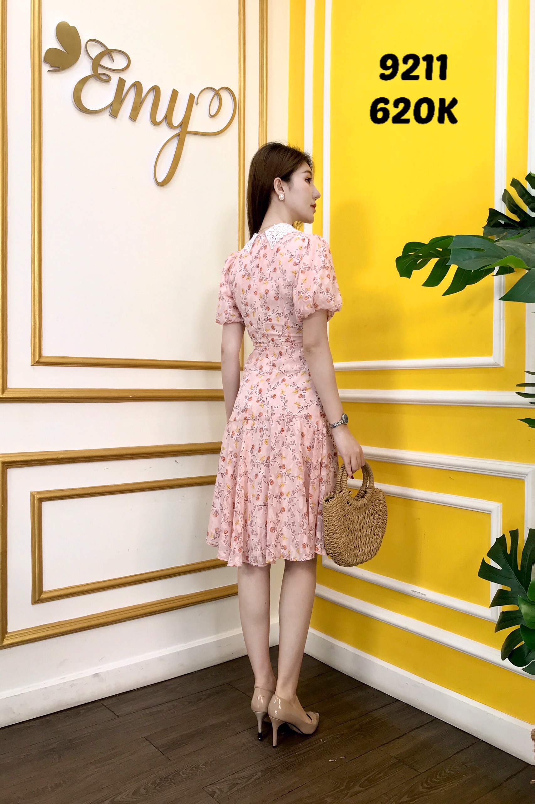Đầm EMY EM9211 Xoè Nhún Eo Cổ Lá