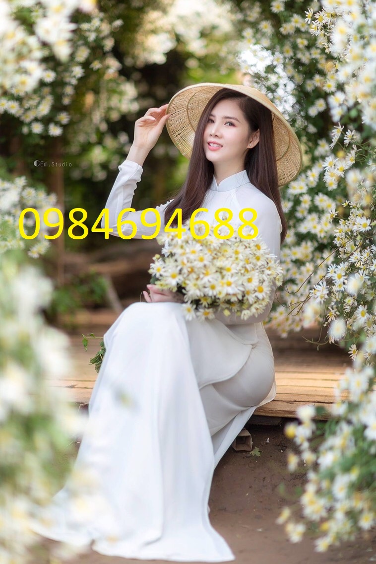 Nón lá tre chuyên để chụp ảnh