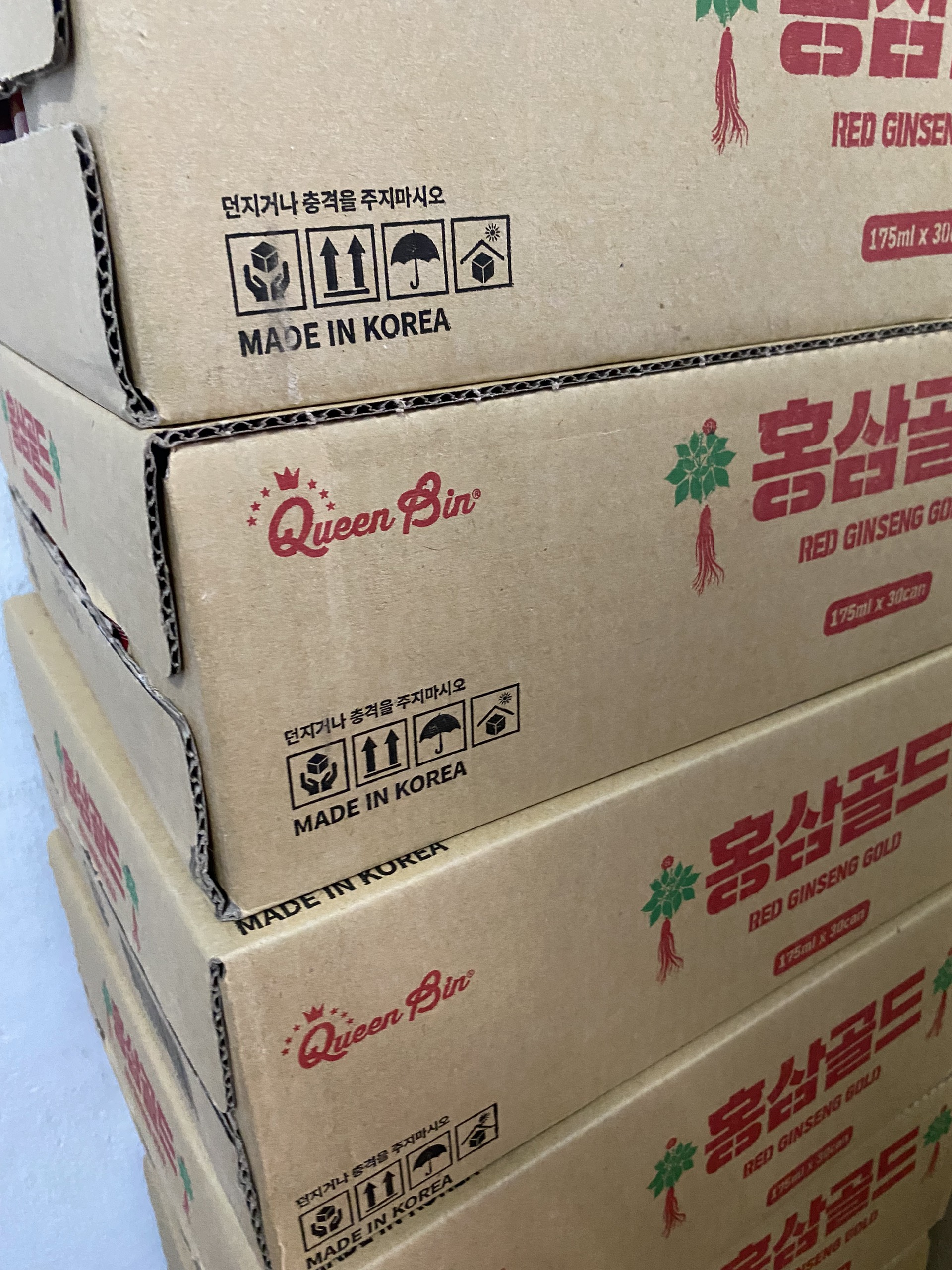 COMBO 10 LON NƯỚC HỒNG SÂM QUEENBIN HÀN QUỐC ( thùng 30 lon x175ml)