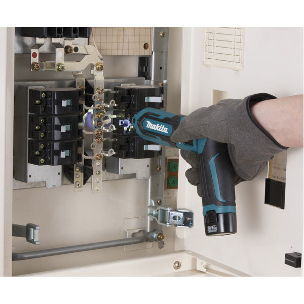 MÁY BẮT VÍT MAKITA TD022DSE