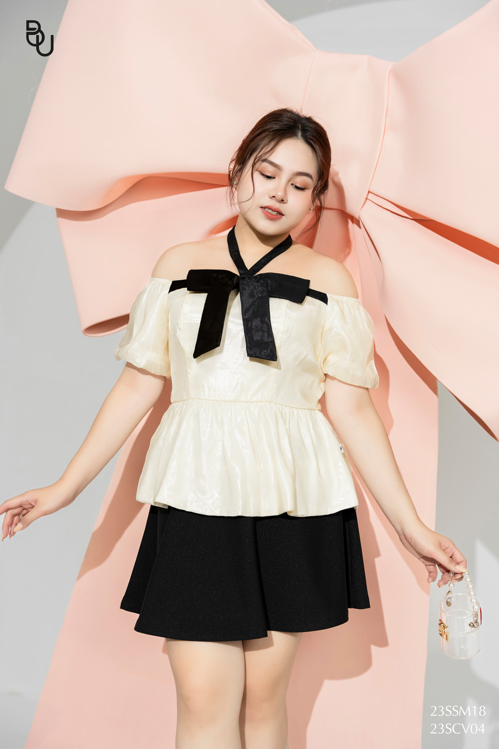 Áo peplum cổ yếm phối đen BIGSIZE (55kg đến 95kg) - 23SSM18 - [BUstu Bigsize]