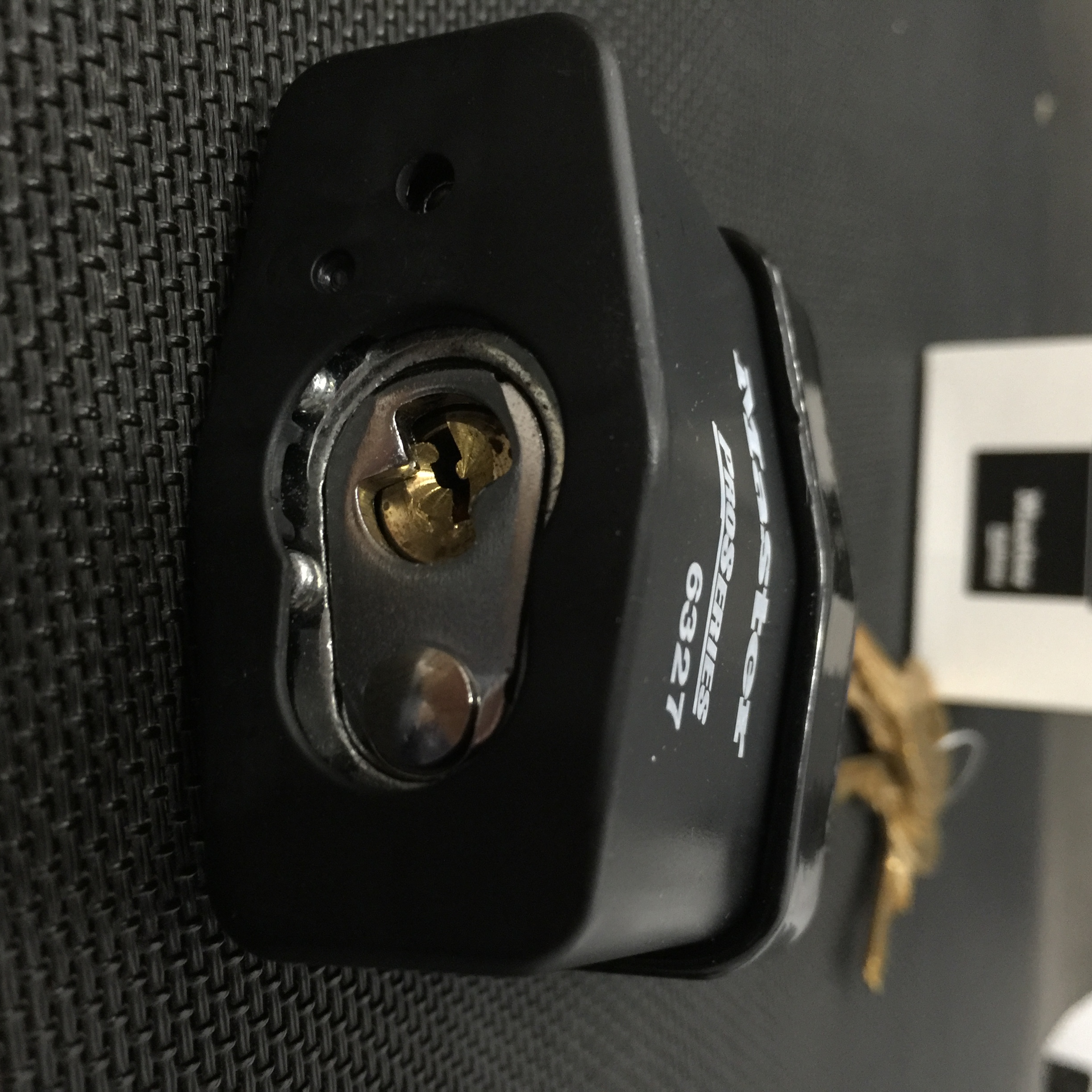 Khóa chống cắt Master Lock 63274KEY (Đen)