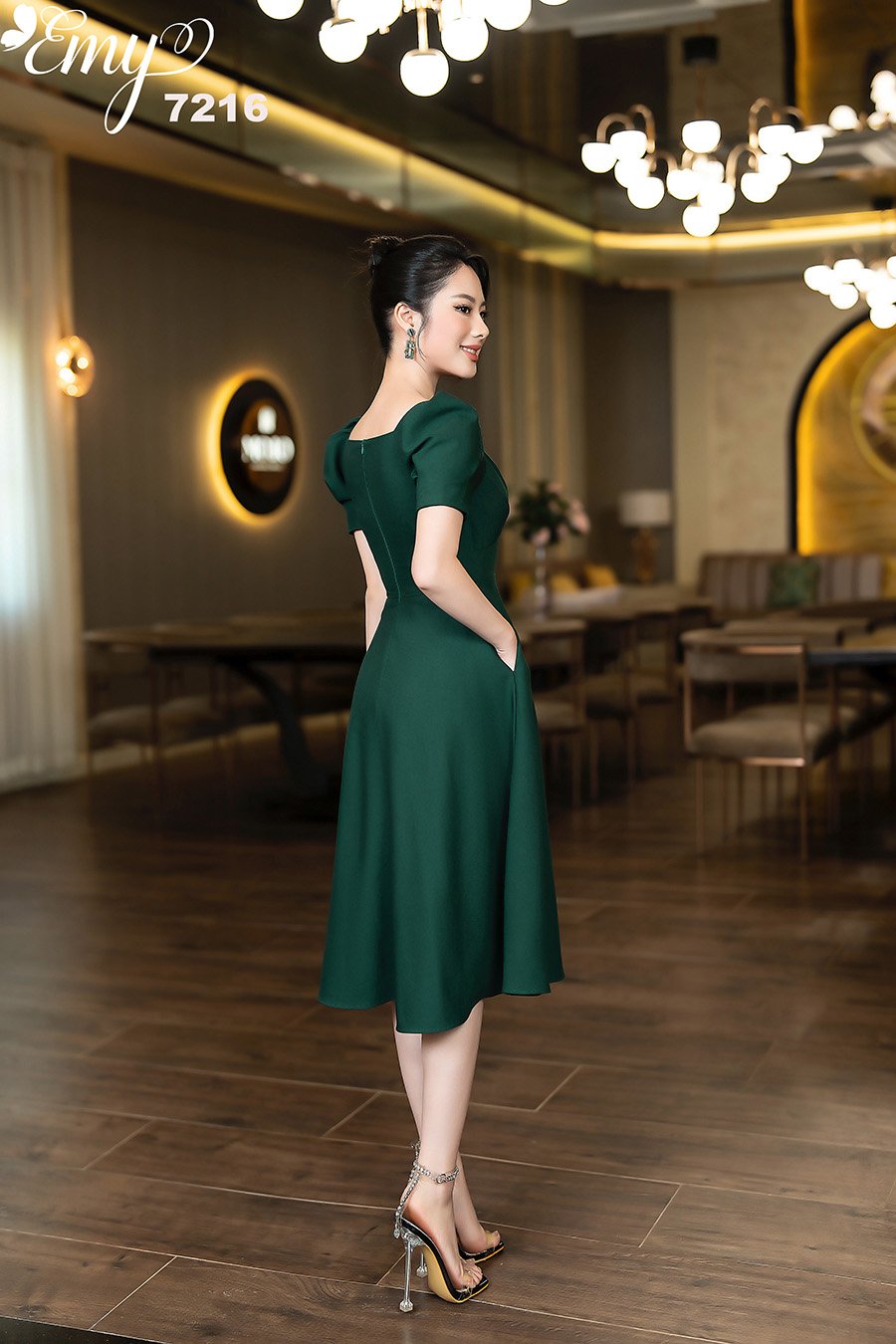 Đầm EMY EM7216 Xoè Xanh Cổ Cách Điệu
