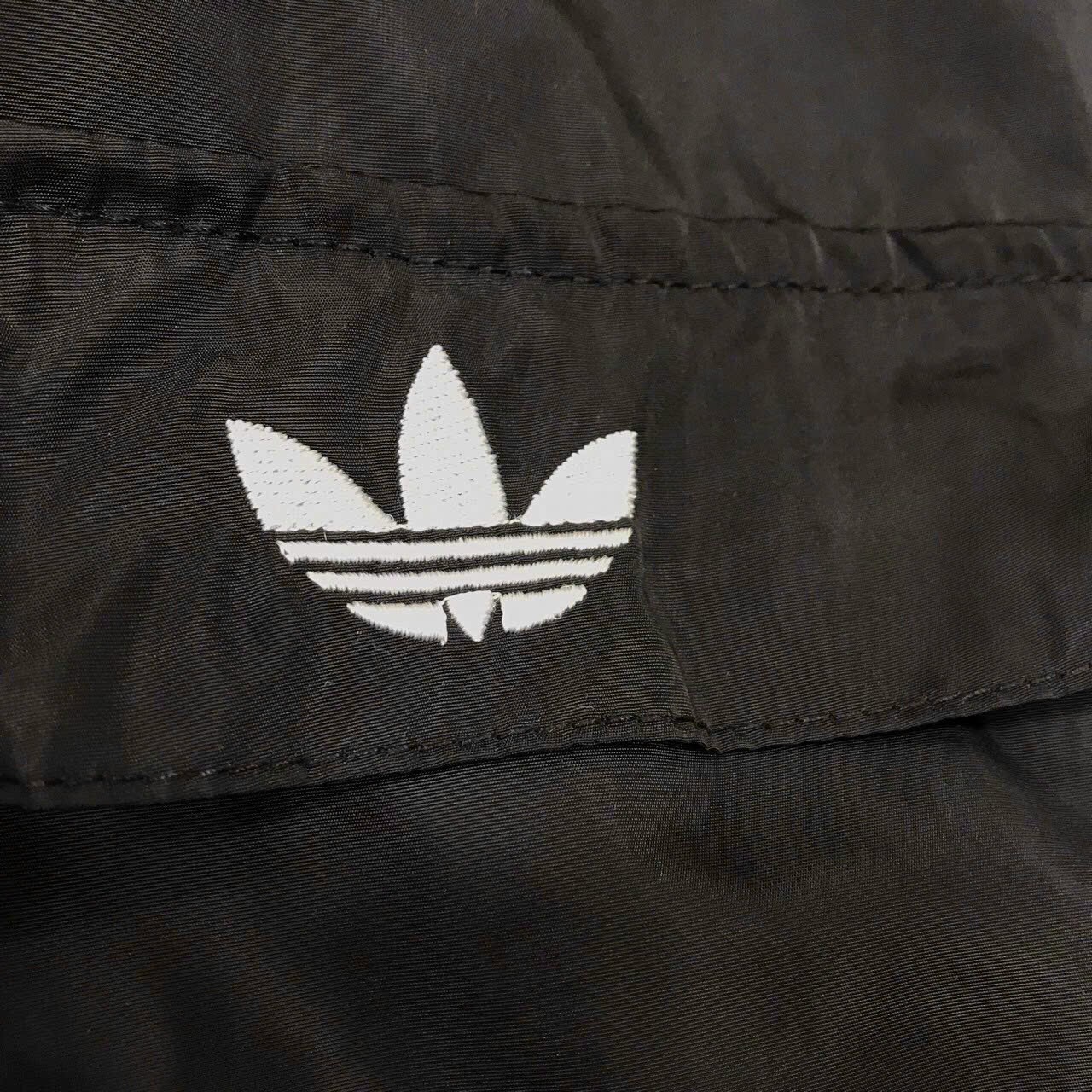 ÁO KHOÁC GIÓ LOGO THÊU