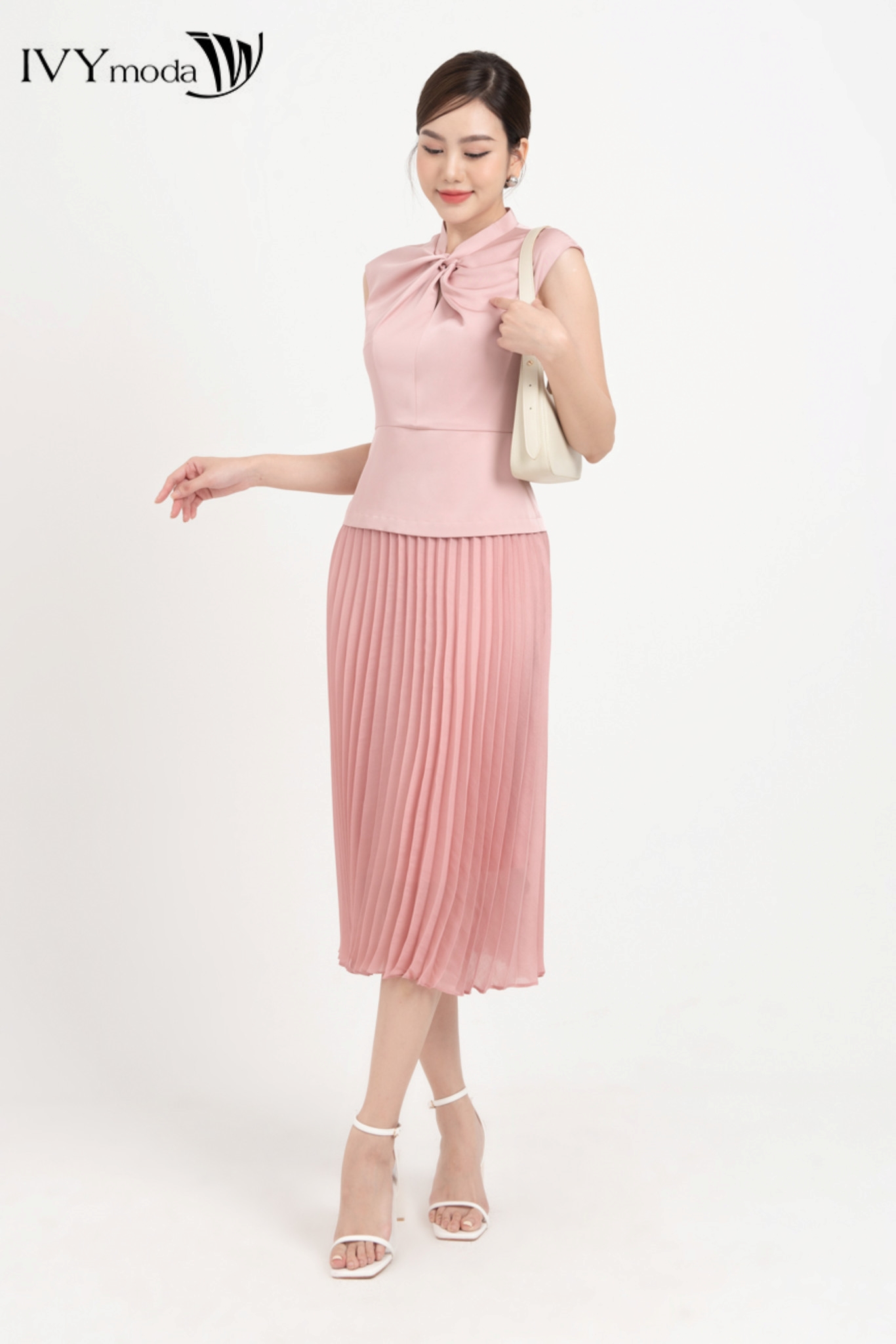 Đầm dạo phố dáng xòe xếp ly IVY moda MS 41M8287